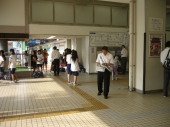 暴力団・銃器追放駅頭啓蒙活動